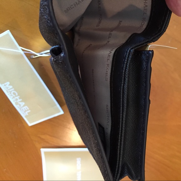 Michael Kors Carryall Card Case/New - Picture 4 of 6