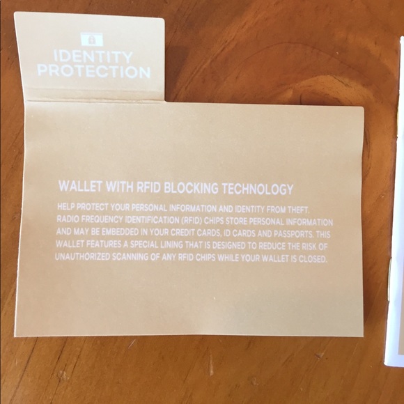 Michael Kors Carryall Card Case/New - Picture 5 of 6