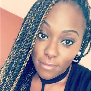 Meet your Posher, Devina