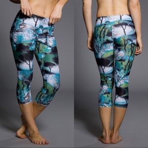 Onzie Crop Leggings in Twilight