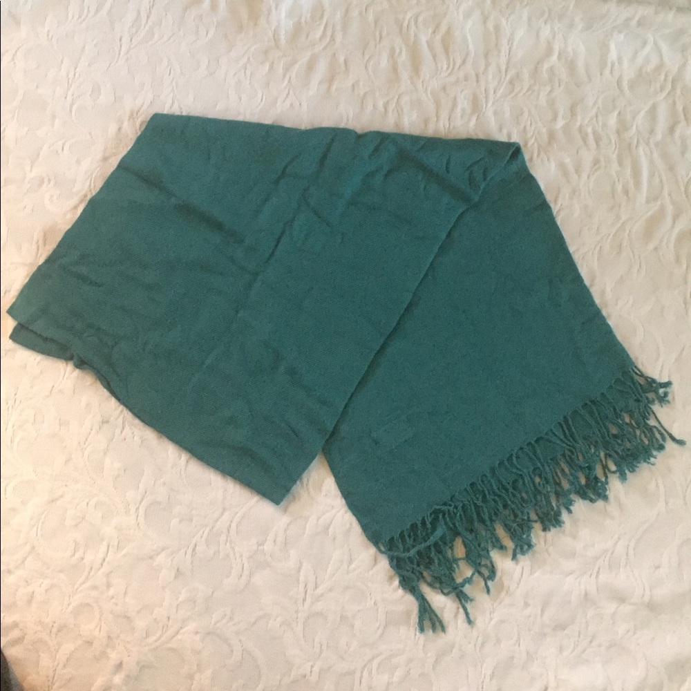 Teal Pashima