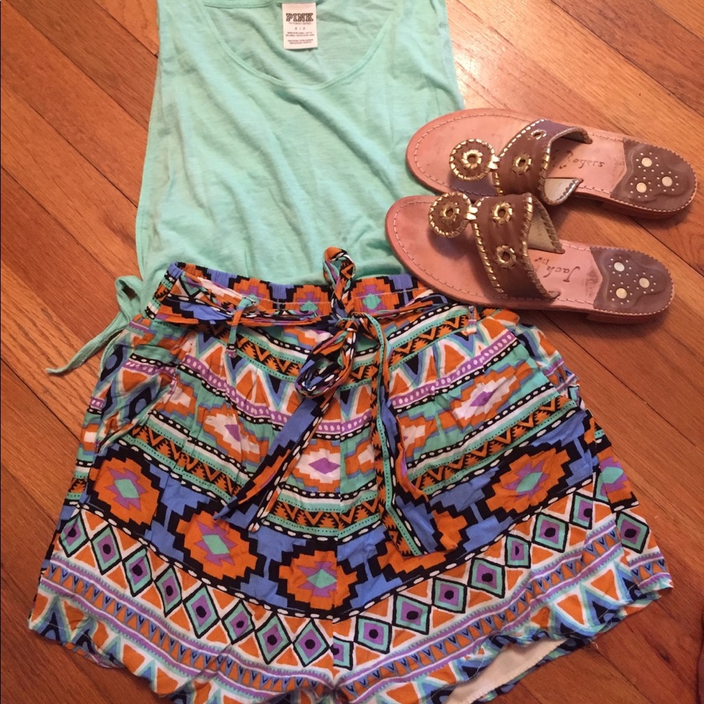 Francesca's tribal print shorts small