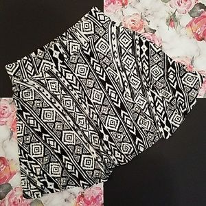 Tribal skater mini skirt EUC