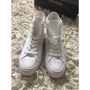 Converse AllStar White Monochrome Hi Top. WMNS 6
