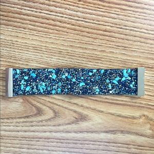 Sparkling stone magnet clasp bracelet