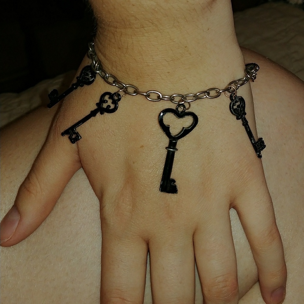 Key charm bracelet