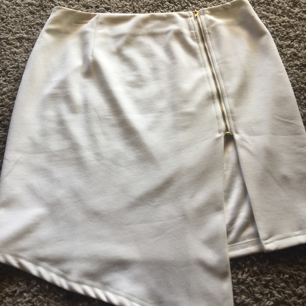 Ecru zip slit mini