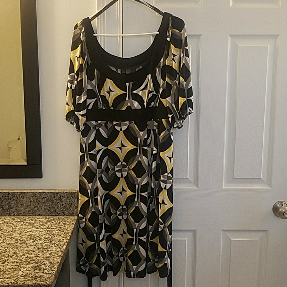 Black/yellow dress