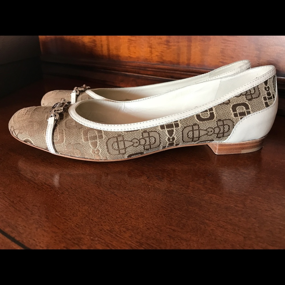 Gucci flats