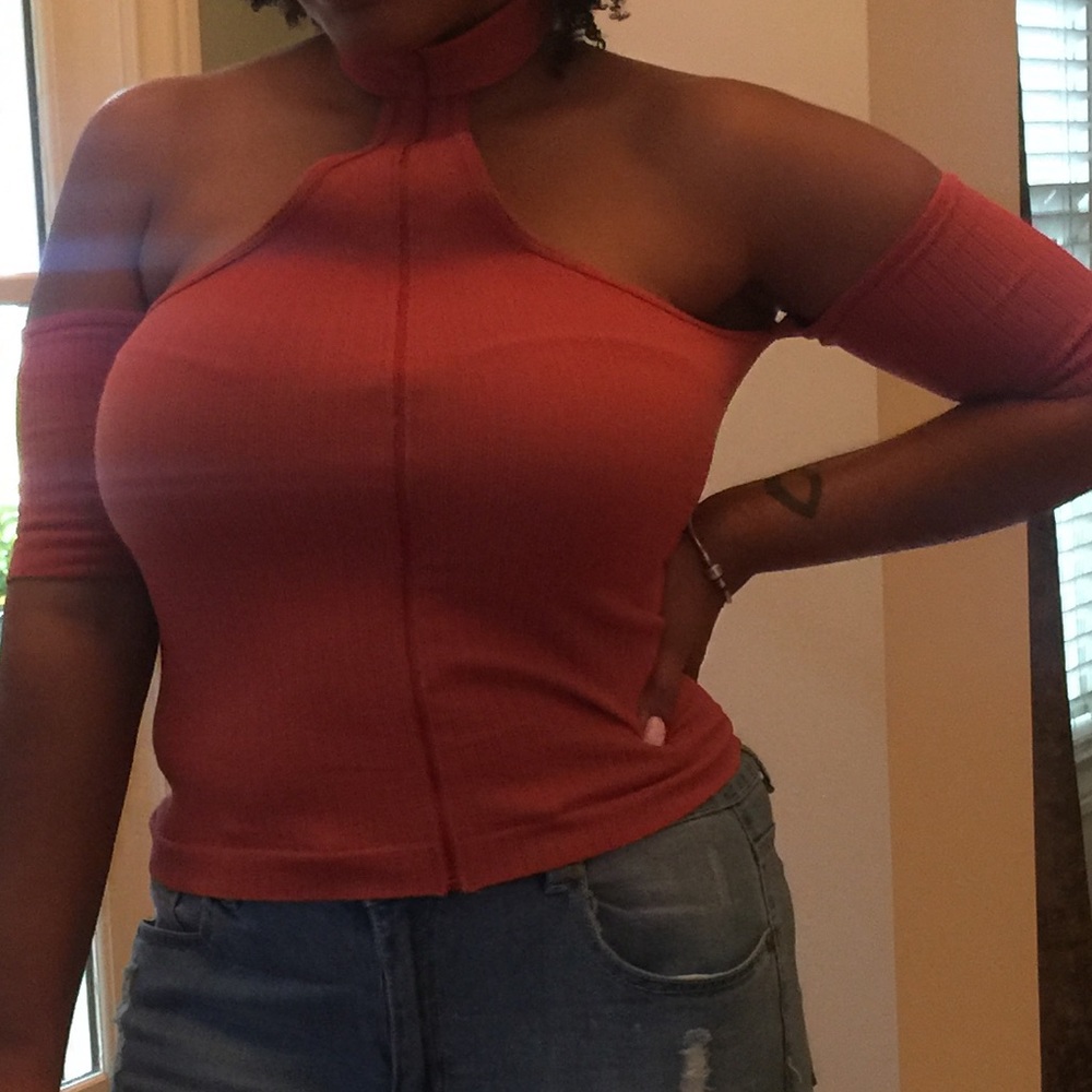 Choker top