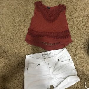 White rue 21 shorts with a copper crochet tank top