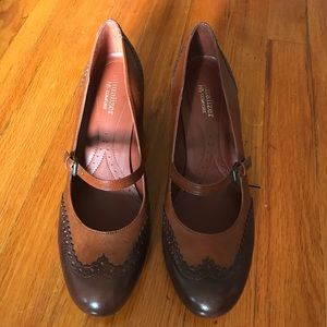 Brown Mary Jane pumps