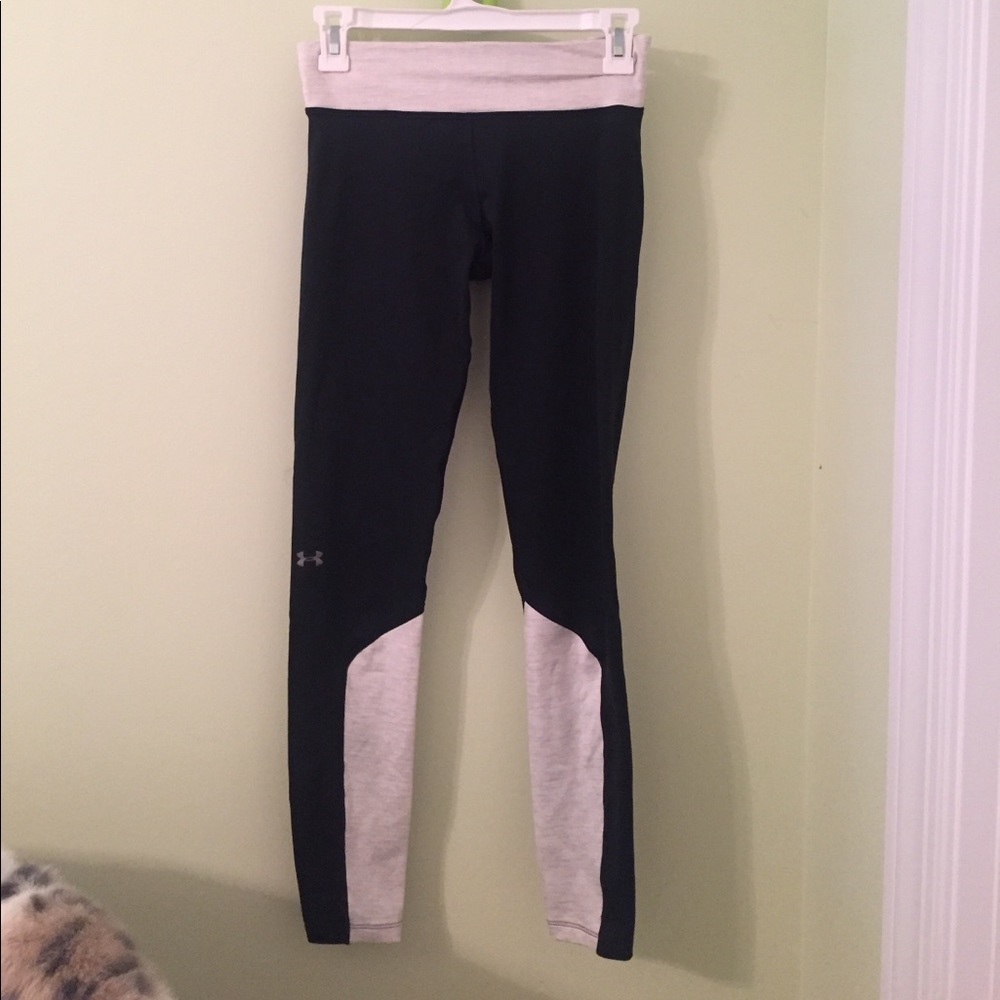 Under Armuor black and white leggings