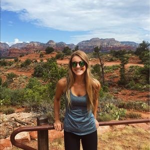 Meet your Posher, Jessica