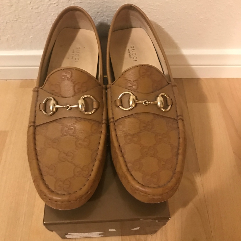 Women's beige Gucci loafer, limited edition!