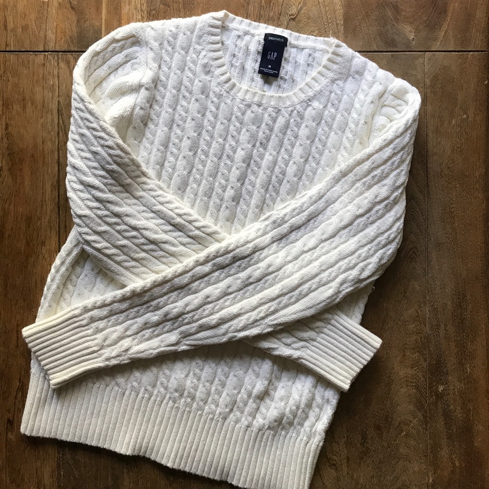 GAP cable knit cream sweater