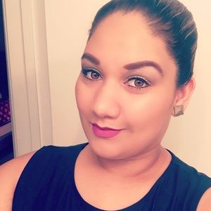 Meet your Posher, Laura