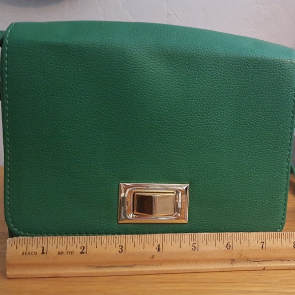 Forever 21 Green Crossbody NWOT - Picture 4 of 6