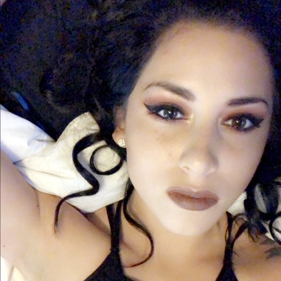 Meet your Posher, Raquel - Picture 2 of 2