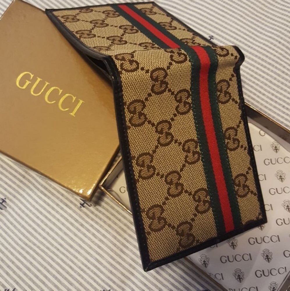 GUCCI GG Supreme Canvas Bifold Wallet