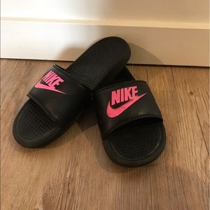 Nike slip on