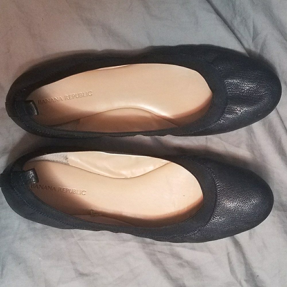 Classic black flats!