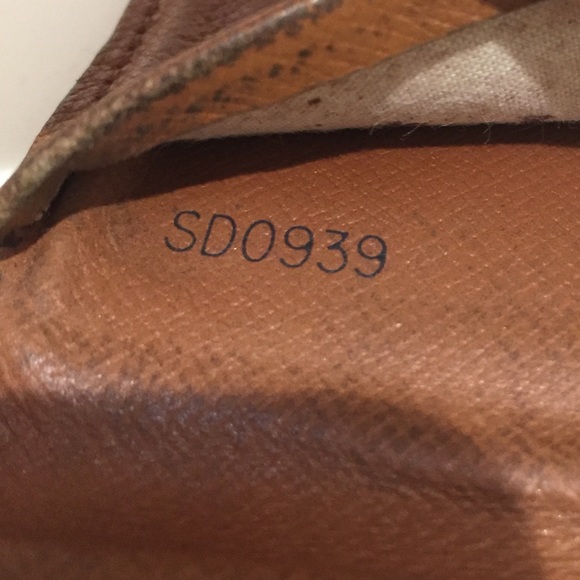 USED LOUIS VUITTON WALLET - Picture 5 of 5