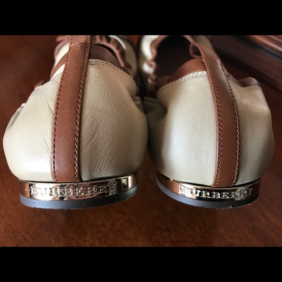 Burberry flats - Picture 2 of 4