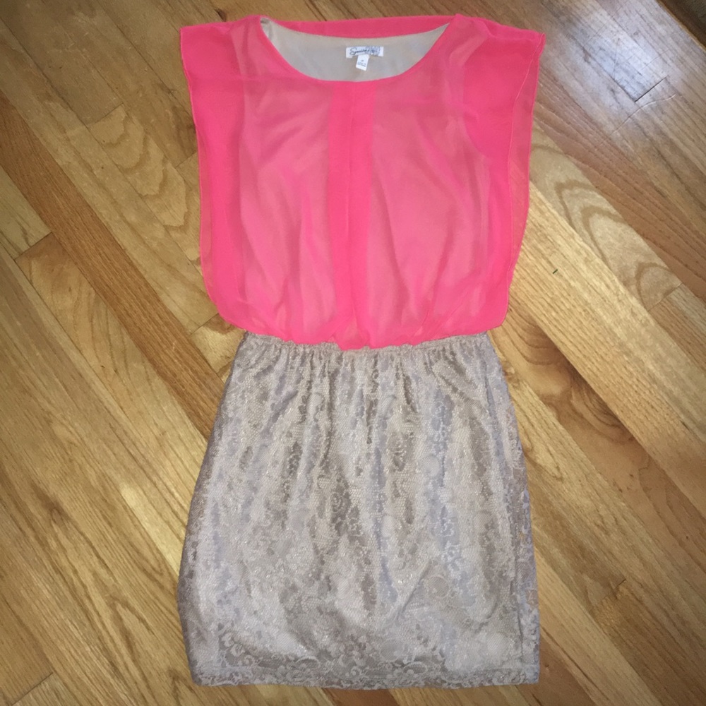 Dress with fitted lace bottom