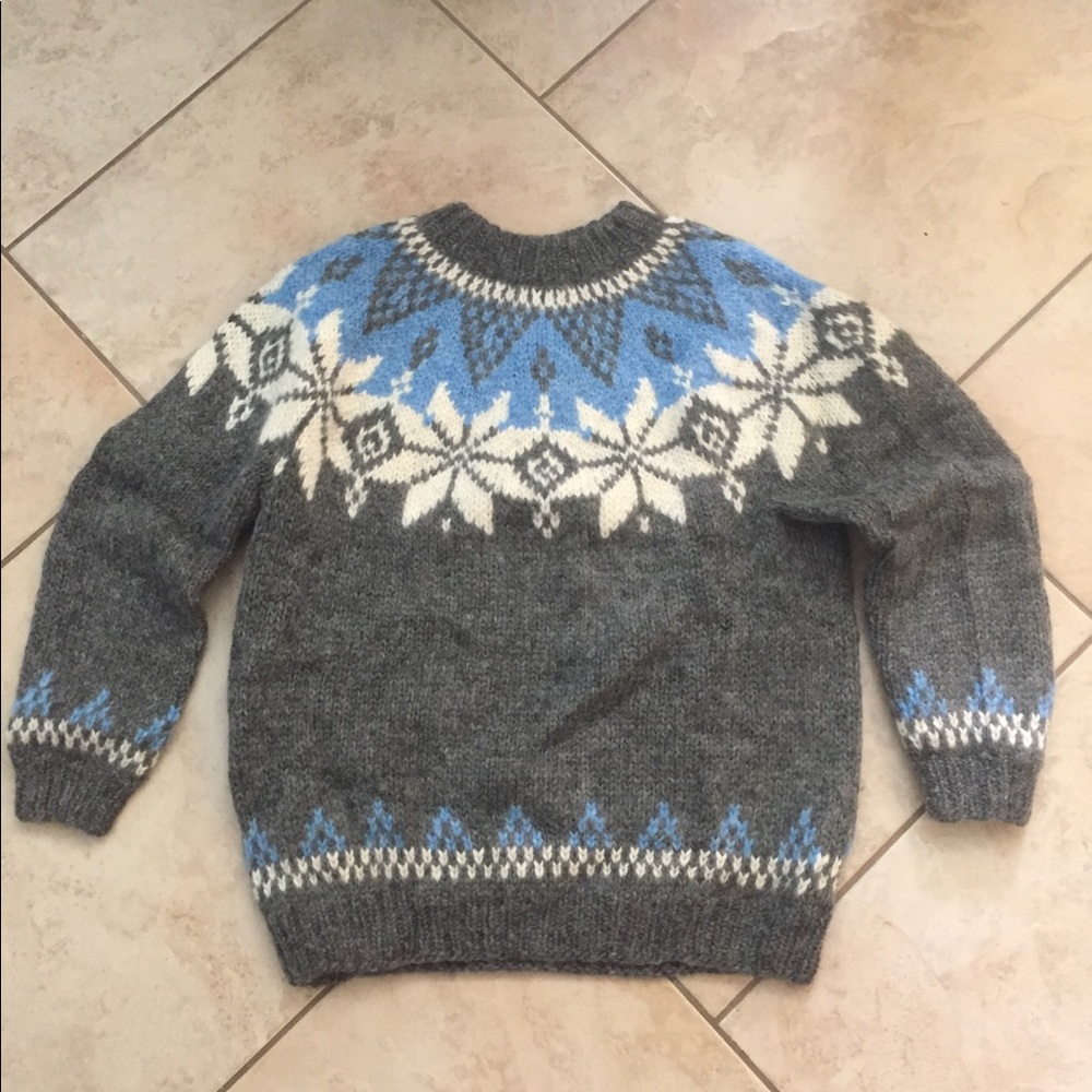 100% Icelandic Wool Sweater! Vintage! Never worn!