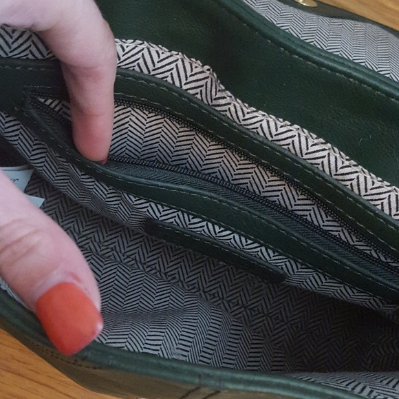 Steve Madden Crossbody in Forest Green (with tag) - Picture 2 of 4