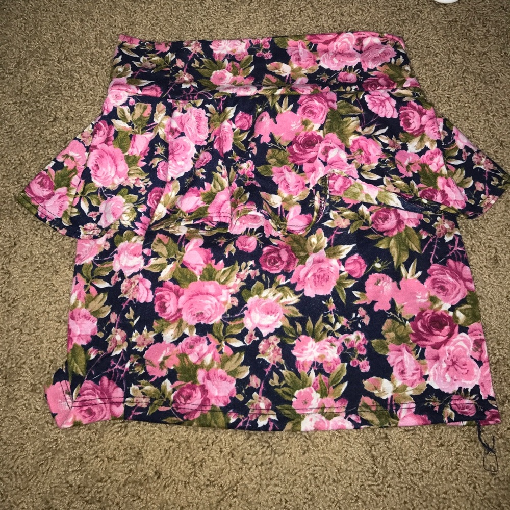 Floral mini skirt