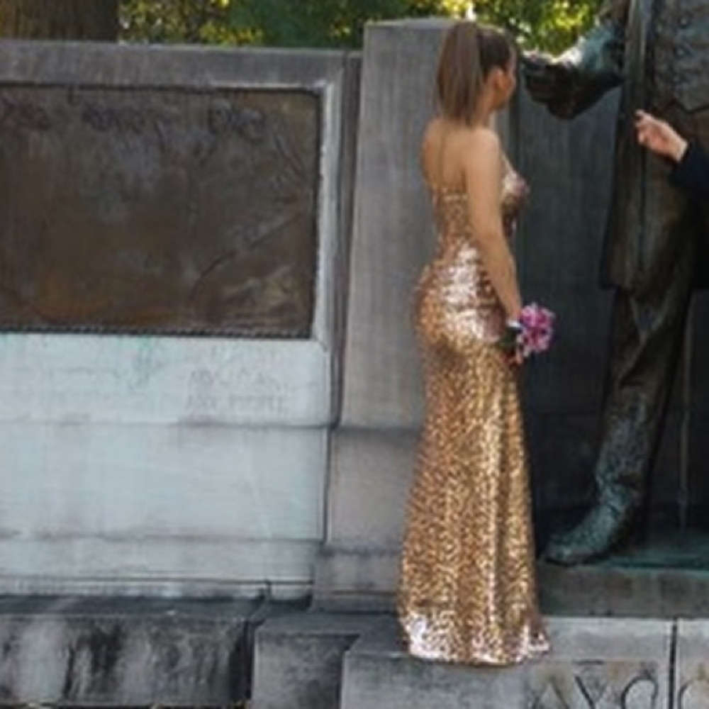 Prom dress - Picture 2 of 5