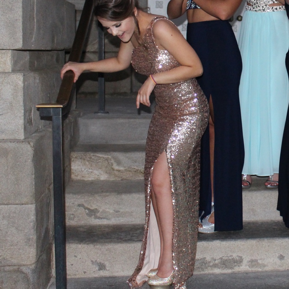 Prom dress - Picture 3 of 5
