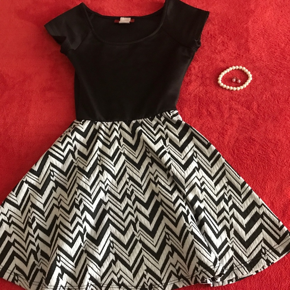 Girl's dress