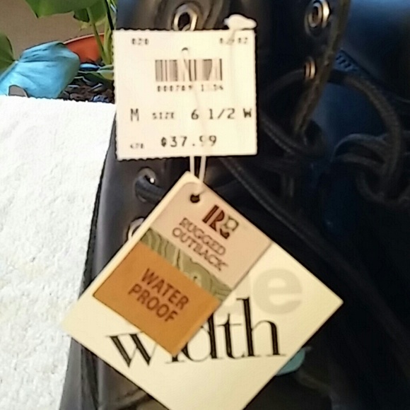 Boot - Picture 5 of 6