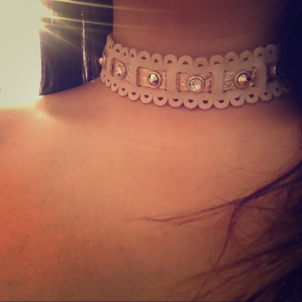 Real leather nude choker
