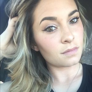 Meet your Posher, Natasha
