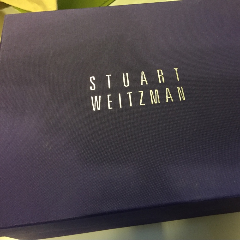 Brand new STUART WEITZMAN PATENT LEATHER SHOES
