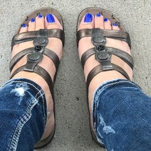 TAOS PRIZE SANDALS GENTLY WORN SIZE 10