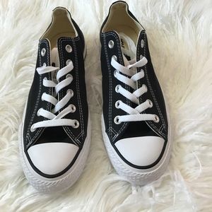 Black Low-Top Converse All-Star