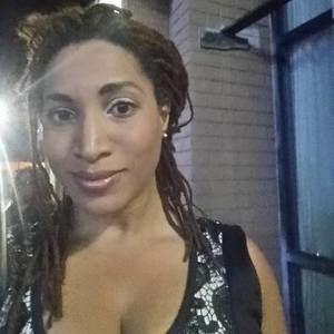 Meet your Posher, Makia