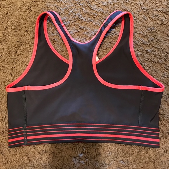 Under Armour sports bra - Picture 3 of 3