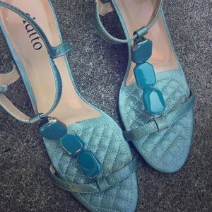 Gorgeous strappy blue heels!