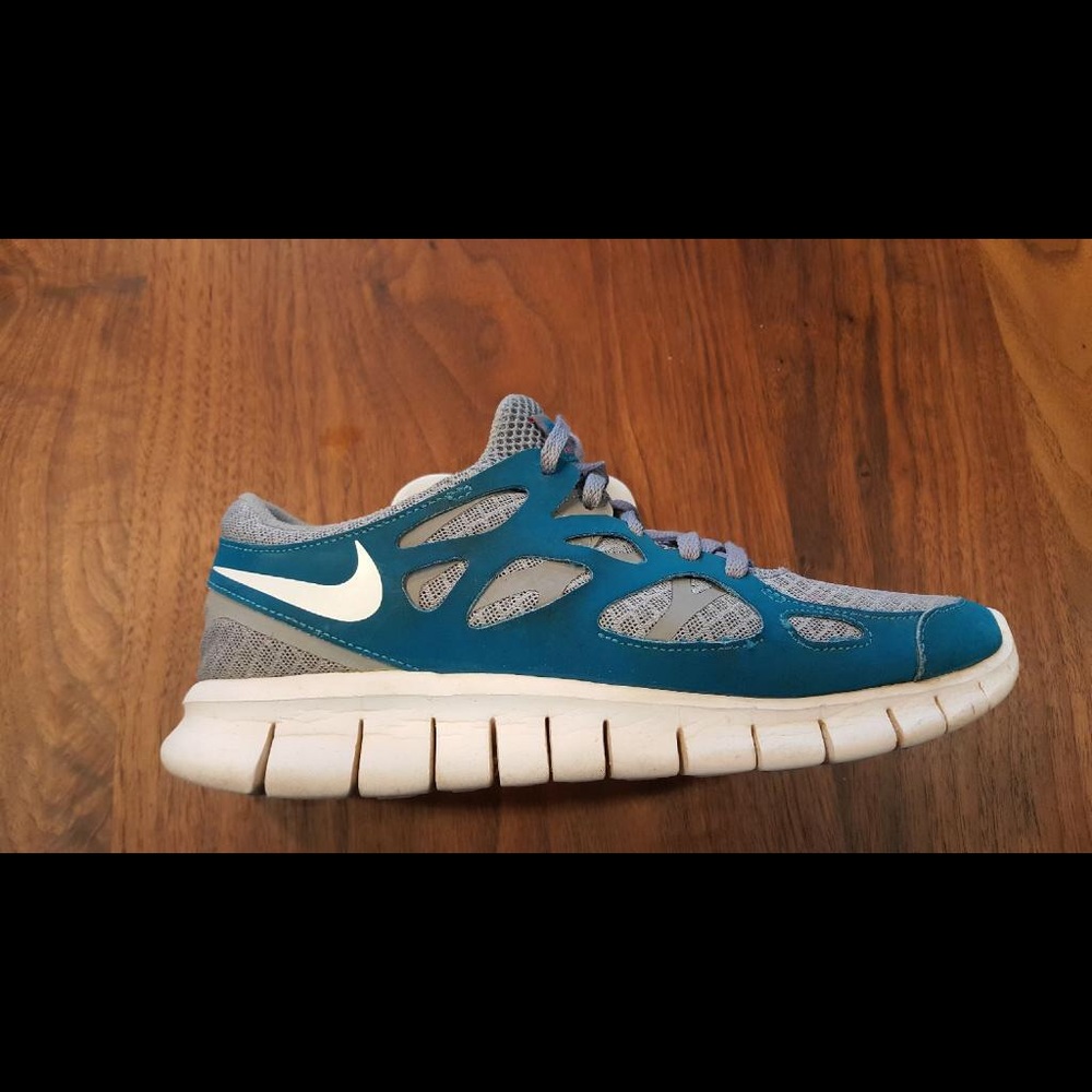 Size 8 Nike Free Run 2