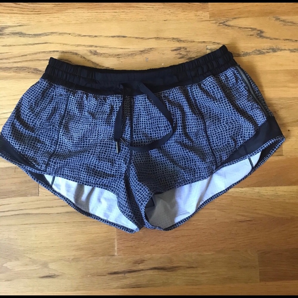 Lululemon Hotty Toddy shorty shorts