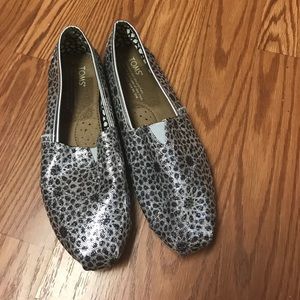 Cheetah sparkle toms!!!!