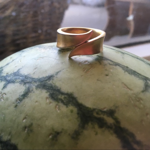 Ring - Picture 2 of 3