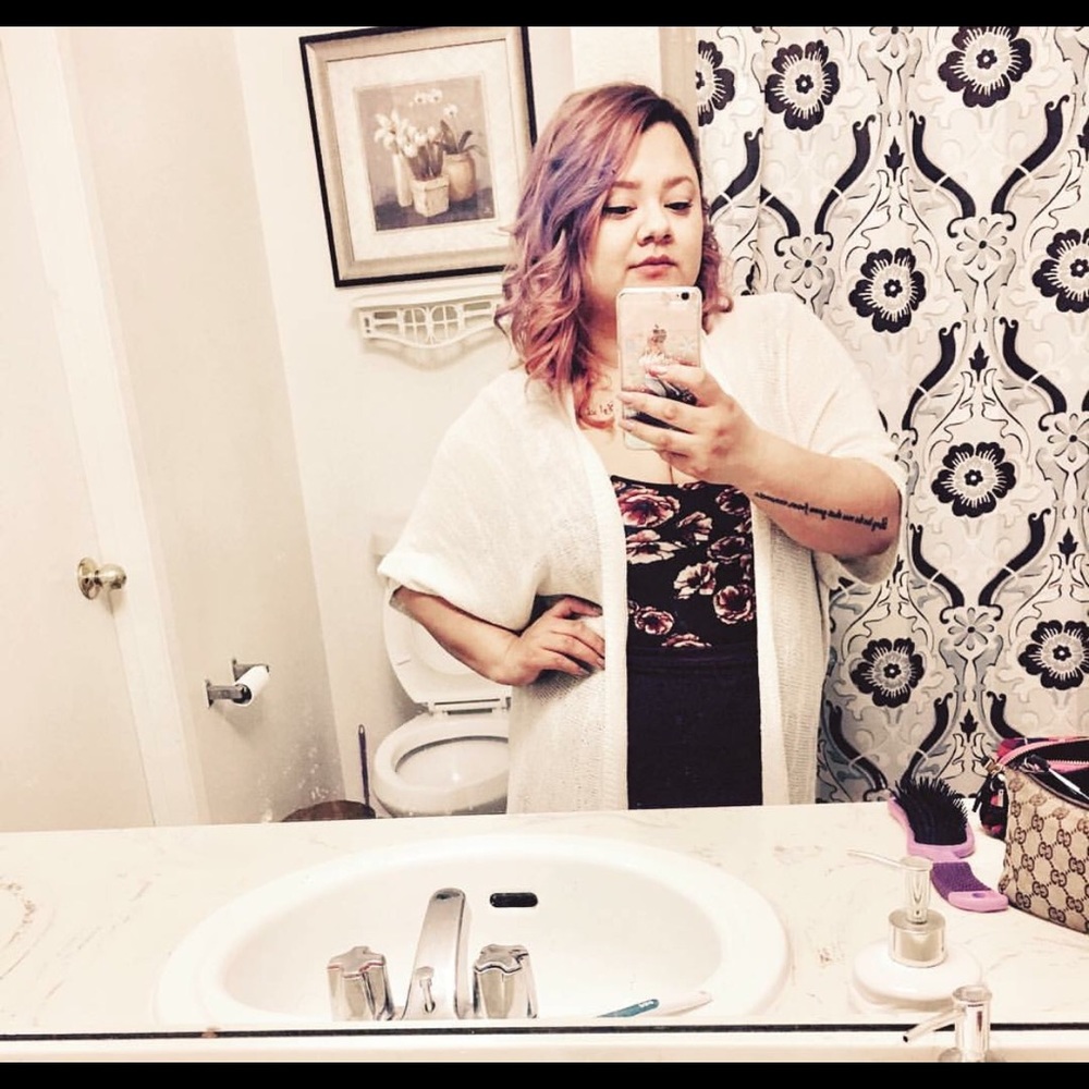 Meet your Posher, Cesia