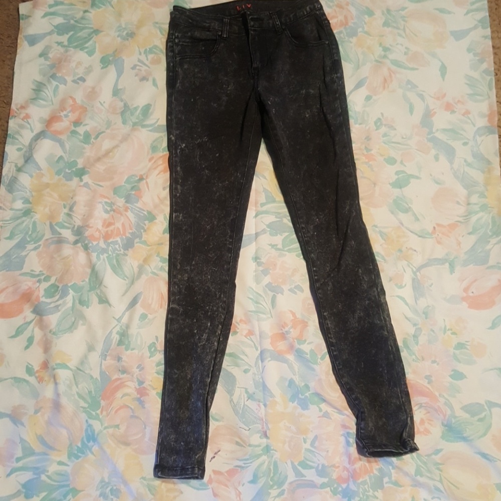 Bac and gray jeans
